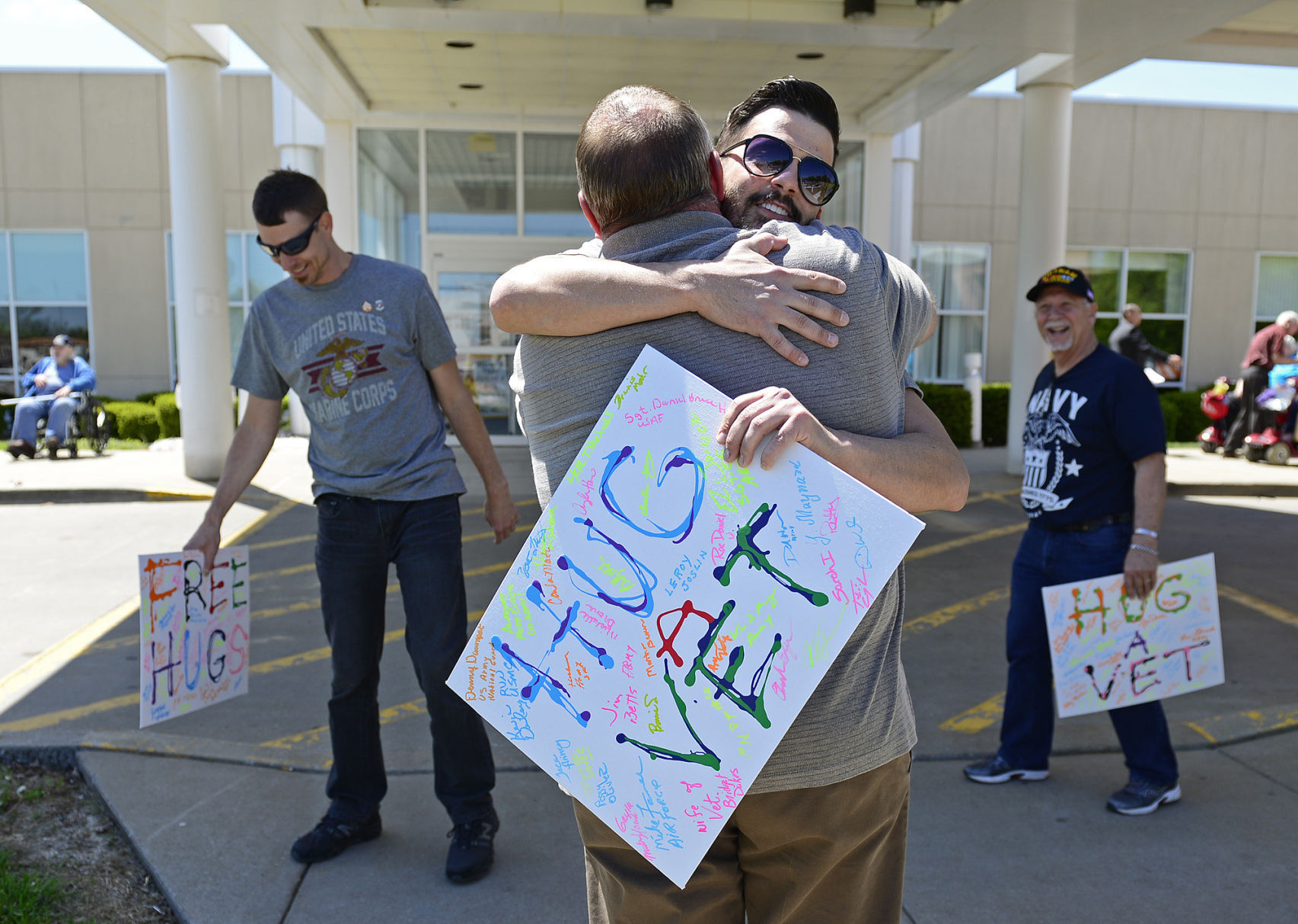 043015-nws-va-hugs-1.jpg